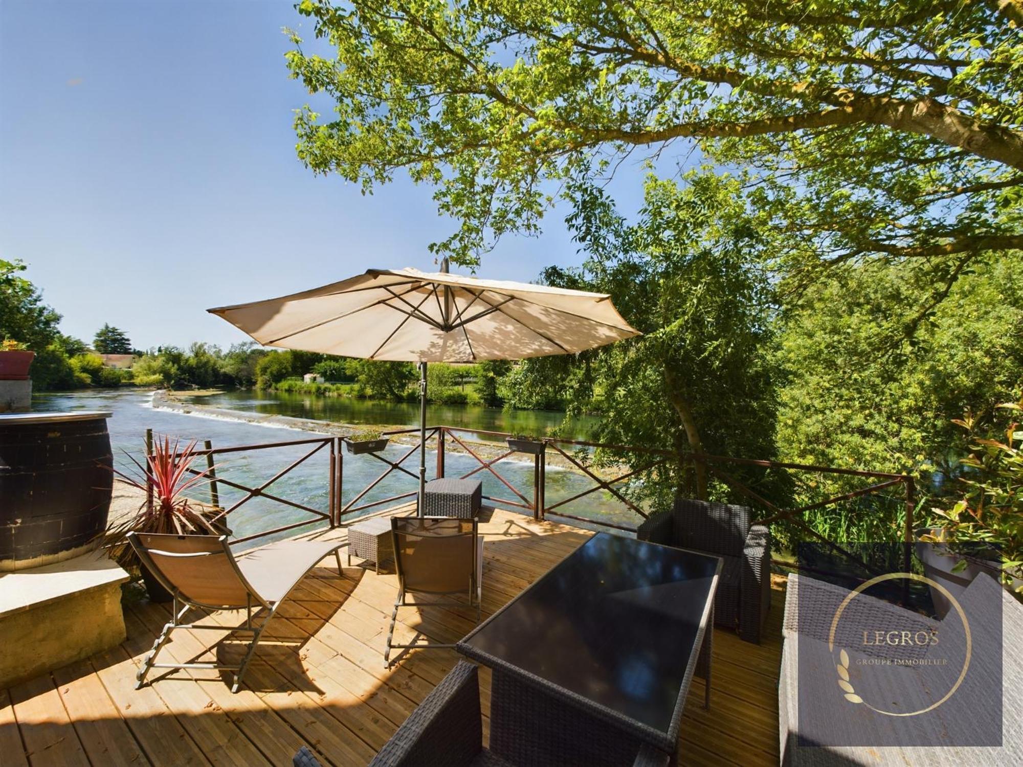 La Terrasse Du Pecheur * L'Isle-sur-la-Sorgue