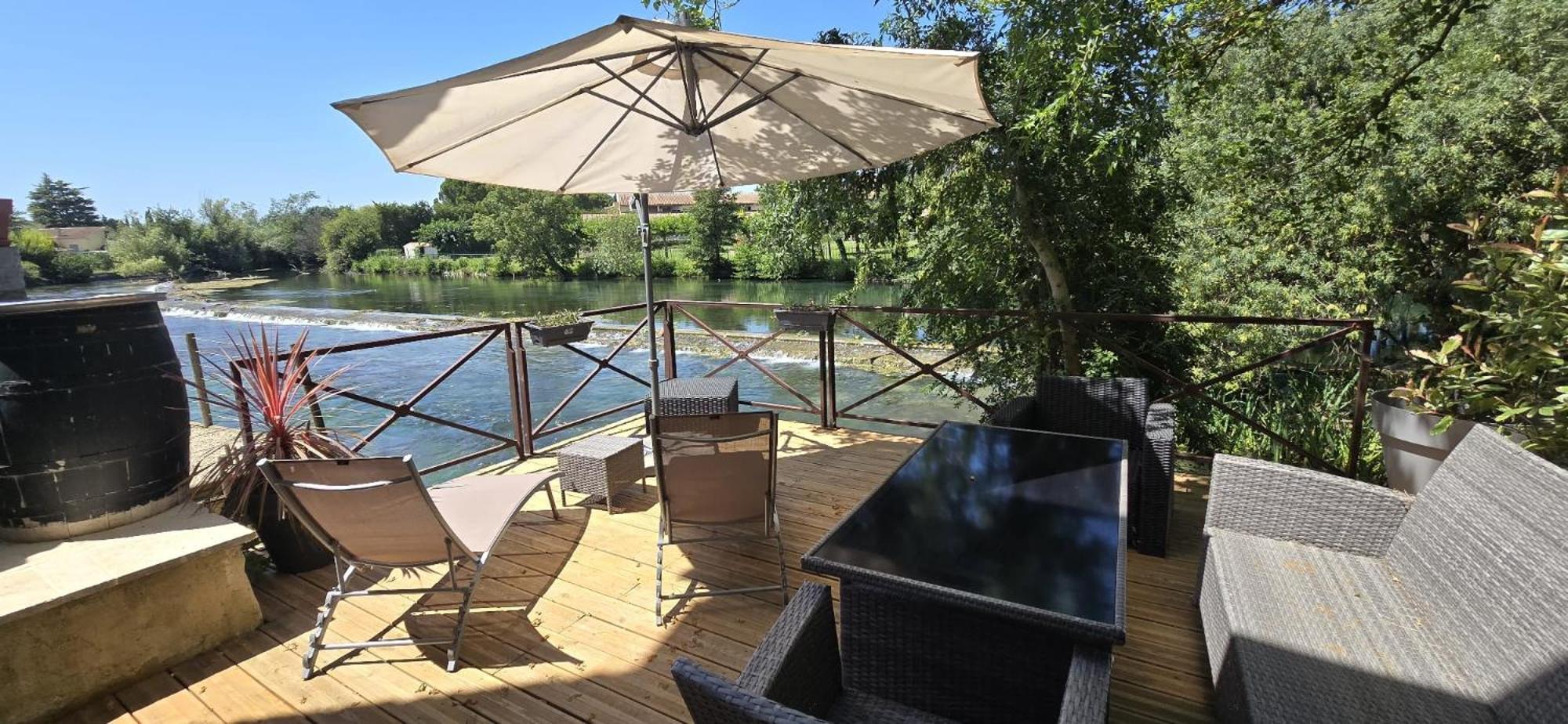 La Terrasse Du Pecheur L'Isle-sur-la-Sorgue